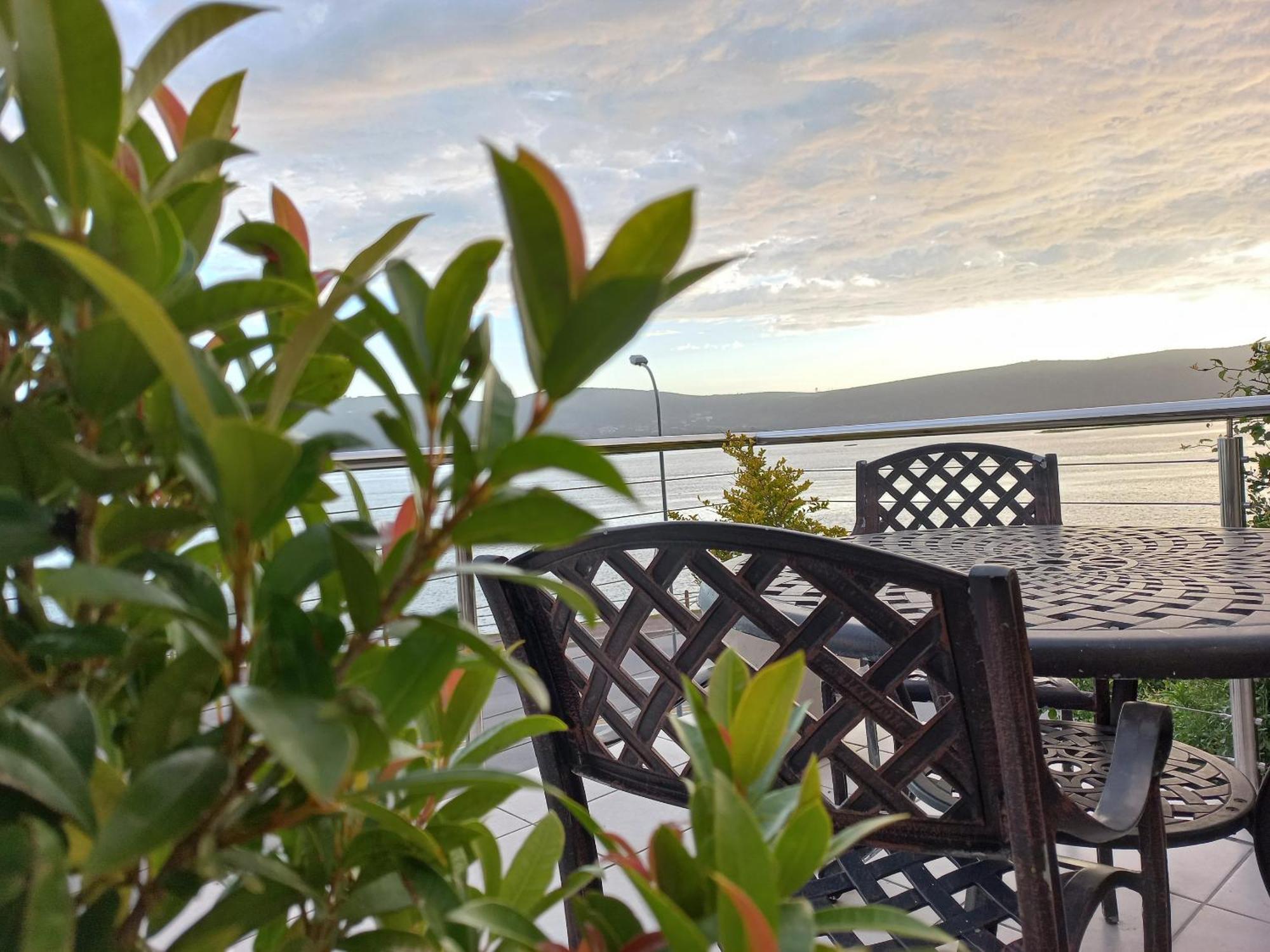 Phoenix Lodge And Waterside Accommodation Knysna Exteriér fotografie